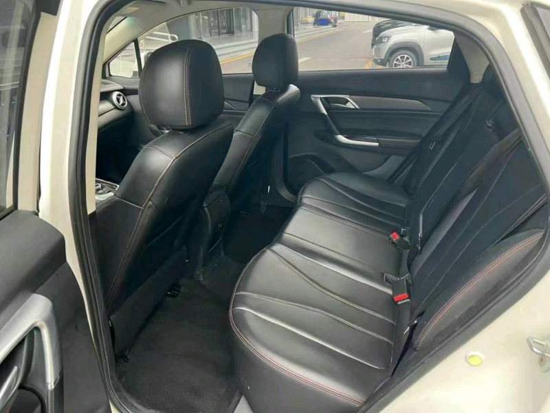 襄阳21年北汽新能源EU系列6