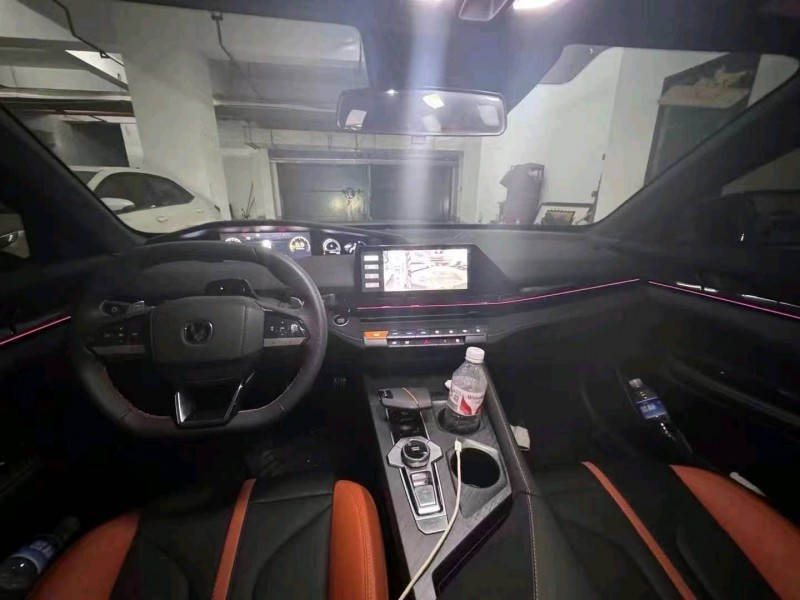 衡陽24年長安汽車UNI-V5