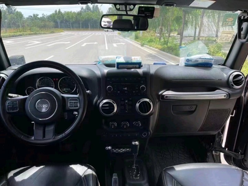 枣庄18年Jeep牧马人6