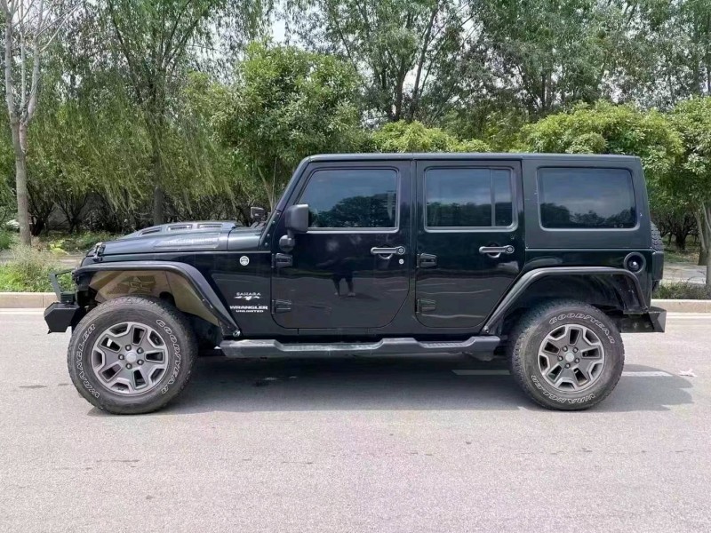 枣庄18年Jeep牧马人7