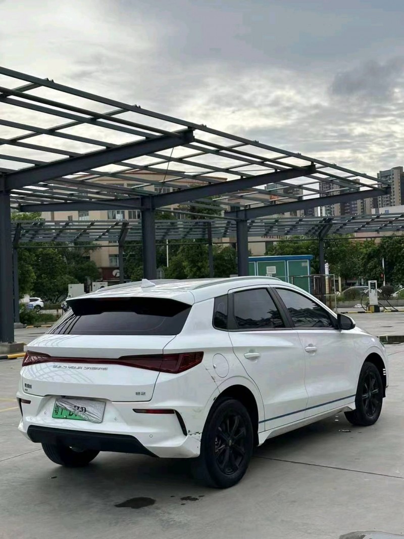 广州22年比亚迪E24