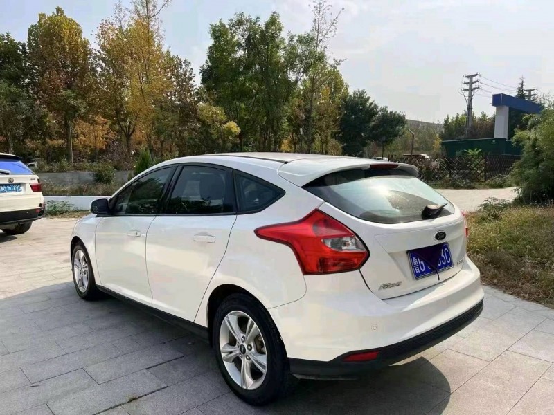 烟台14年福特福克斯5