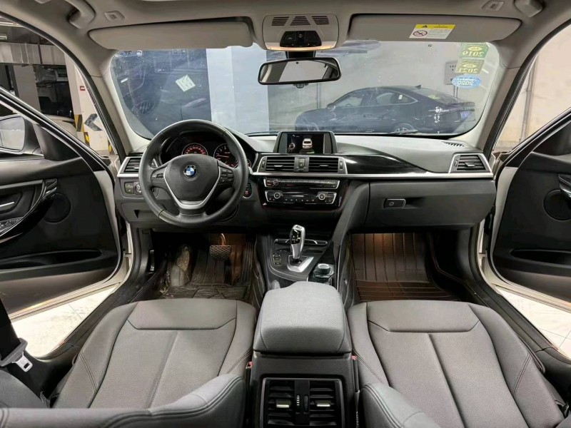 成都17年宝马3系5