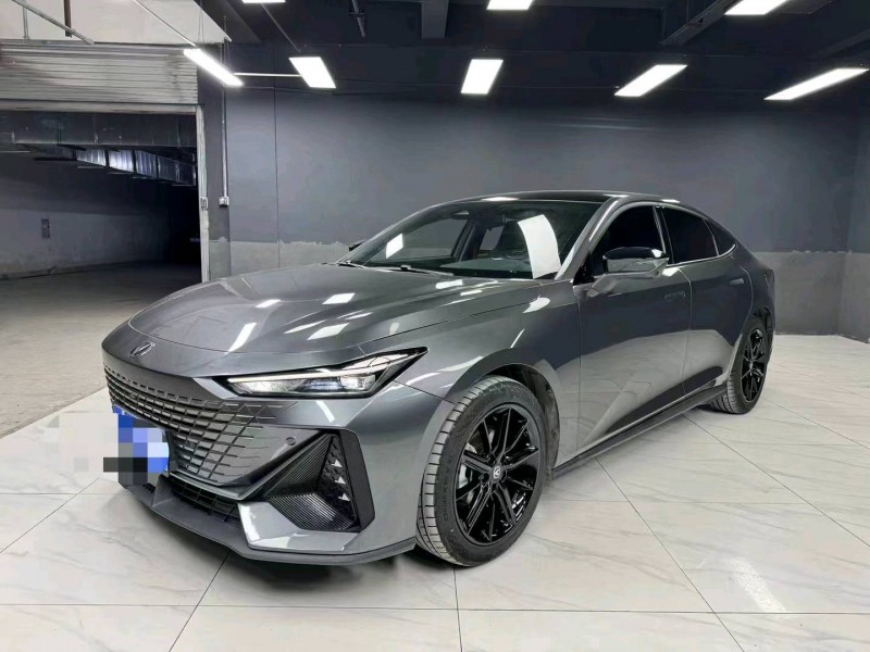 成都23年长安汽车UNI-V2