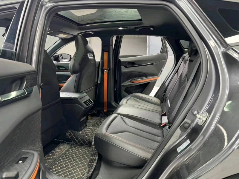 成都23年长安汽车UNI-V9