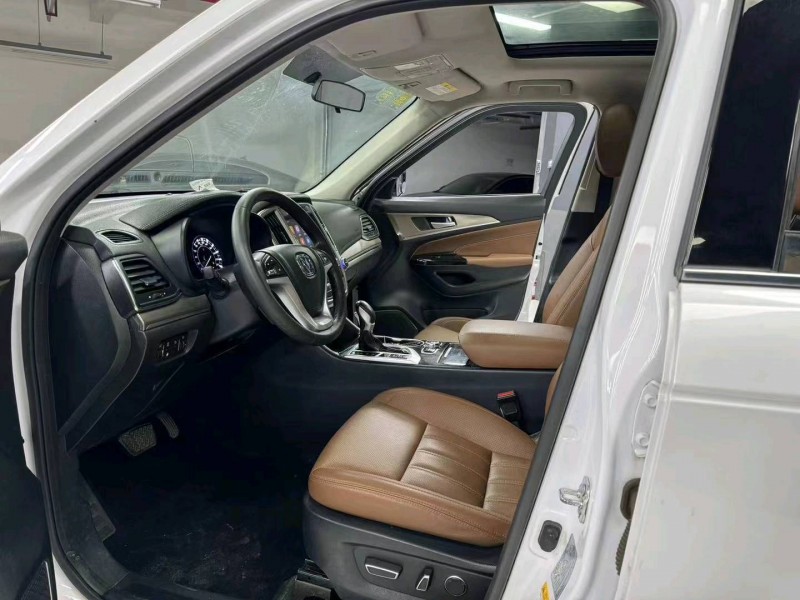 成都17年长安汽车CS955