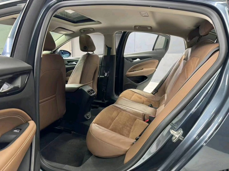 成都20年别克君威5