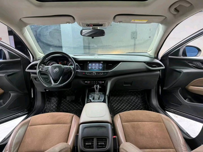 成都20年别克君威8