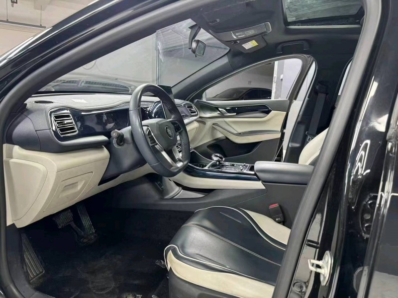 成都23年比亚迪秦5