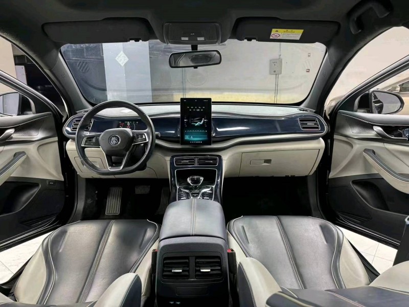 成都23年比亚迪秦8