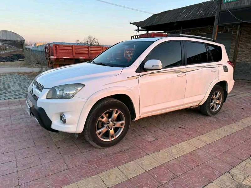徐州13年丰田RAV4荣放3