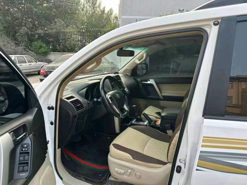 济南11年丰田普拉多5