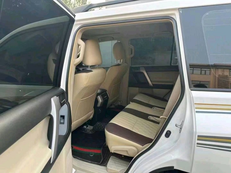 济南11年丰田普拉多6