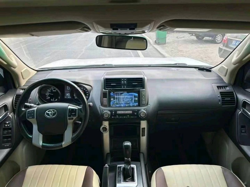 济南11年丰田普拉多7