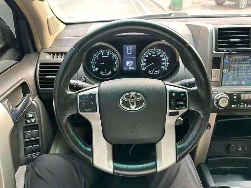 济南11年丰田普拉多8