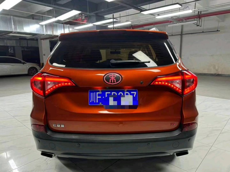 成都17年比亚迪宋4