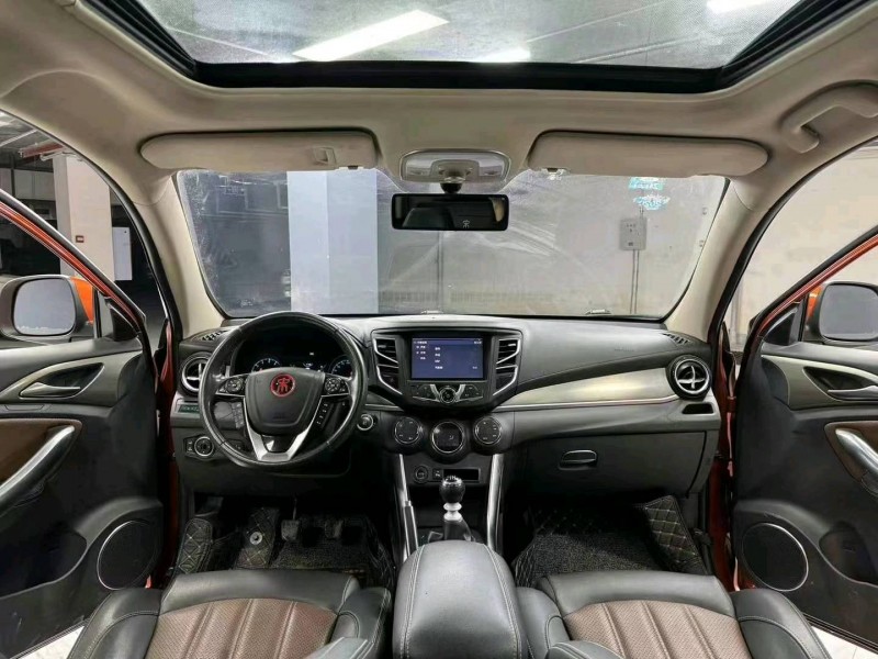 成都17年比亚迪宋6