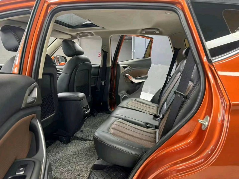 成都17年比亚迪宋9