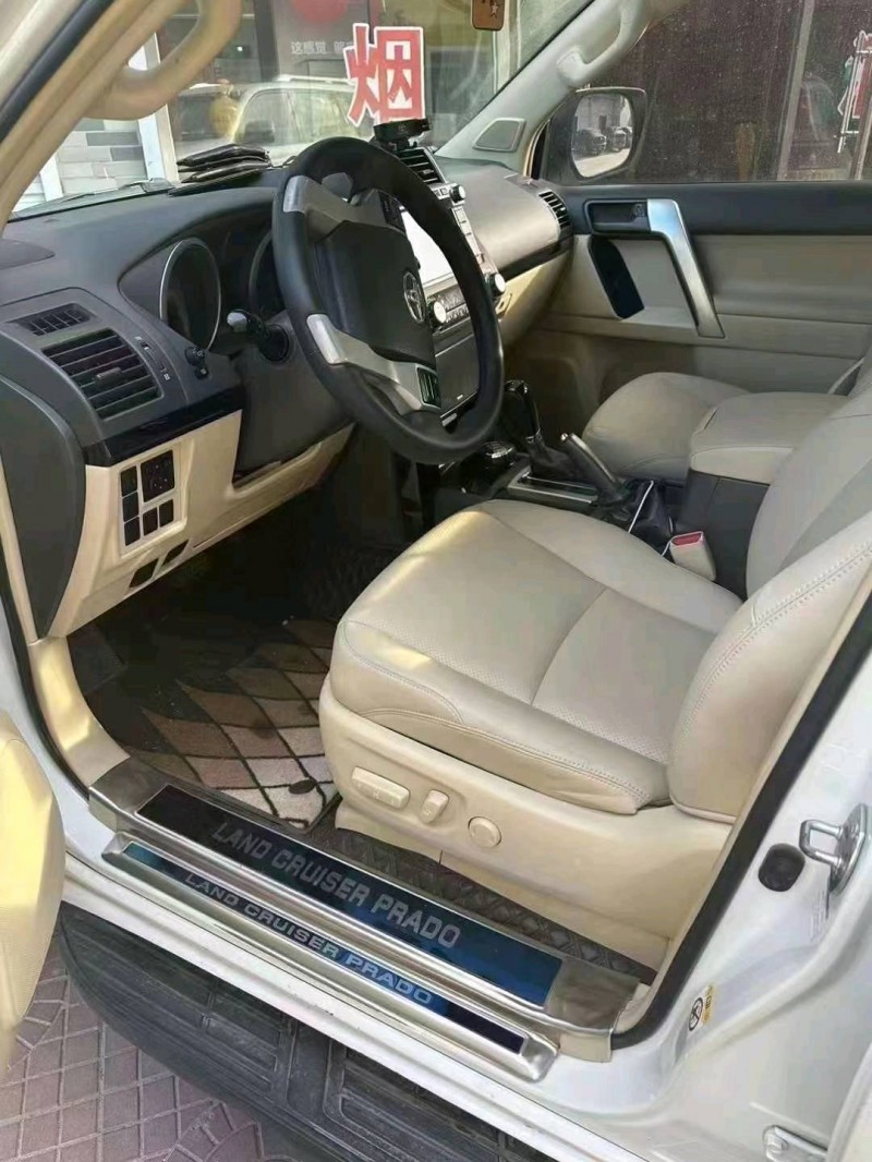 济南15年丰田普拉多3