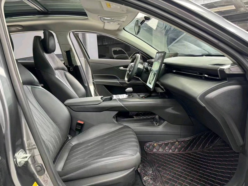 成都23年长安汽车逸达4