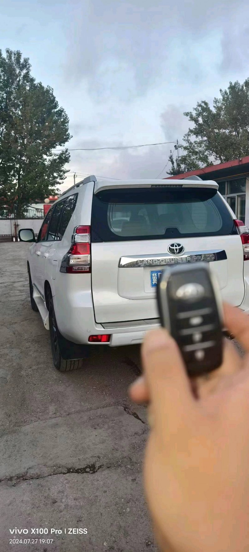 济南18年丰田普拉多8