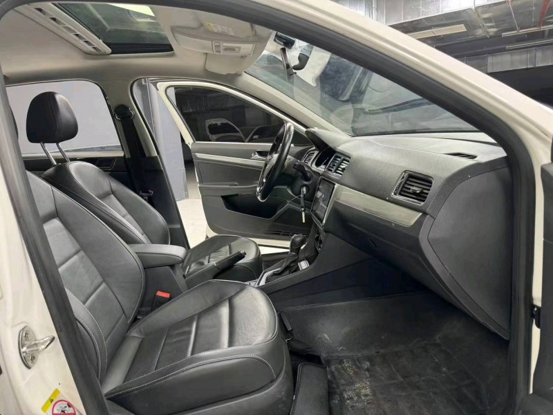 成都16年大众朗逸4