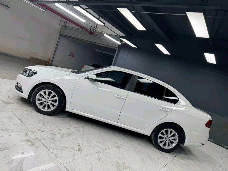 成都16年大众朗逸5