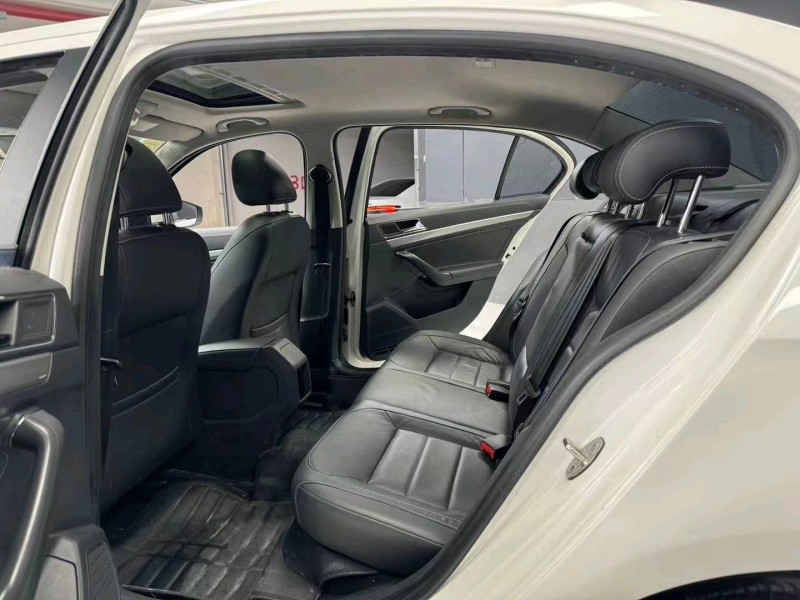 成都16年大众朗逸9