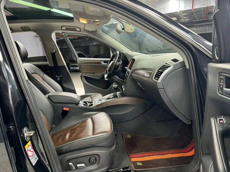 成都16年奥迪Q54