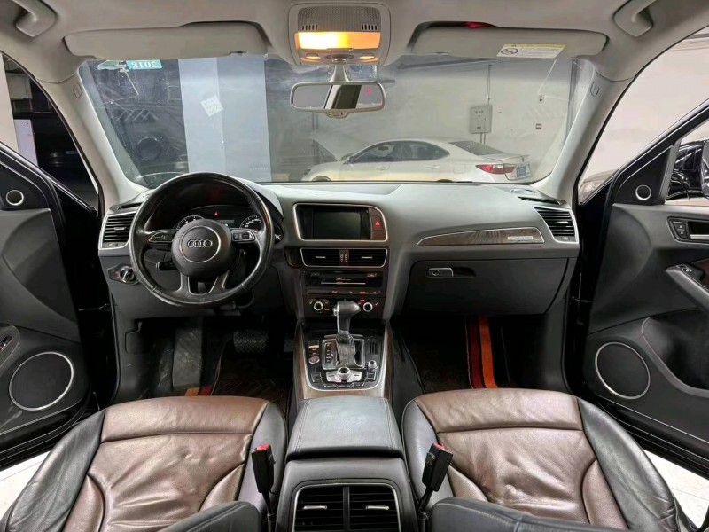 成都16年奥迪Q56