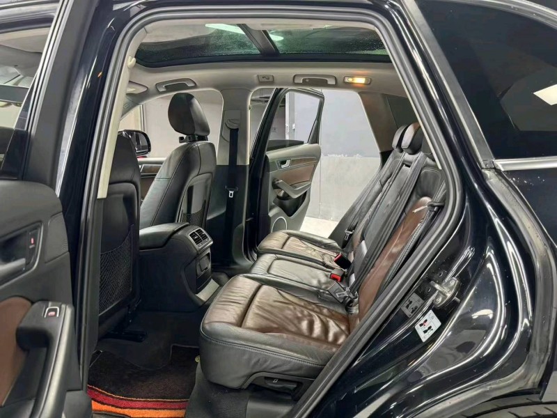 成都16年奥迪Q59