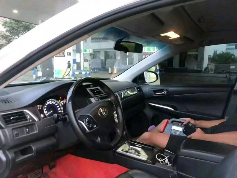 保定16年丰田凯美瑞5