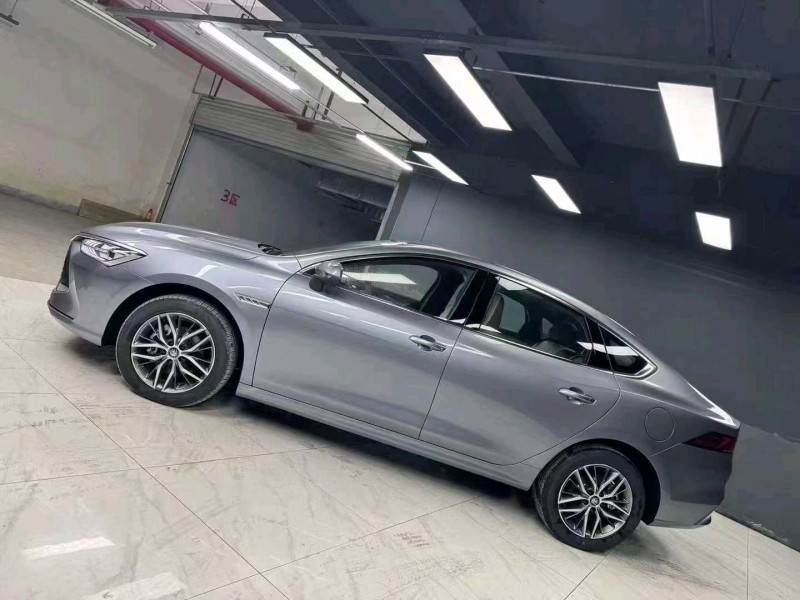 成都23年比亚迪秦4