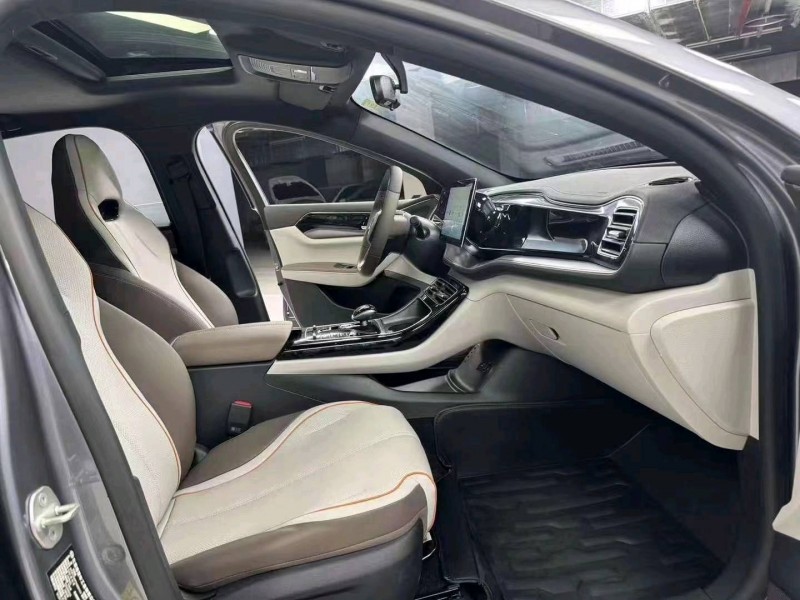 成都23年比亚迪秦6