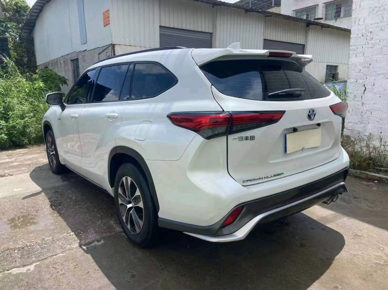 广州22年丰田皇冠4