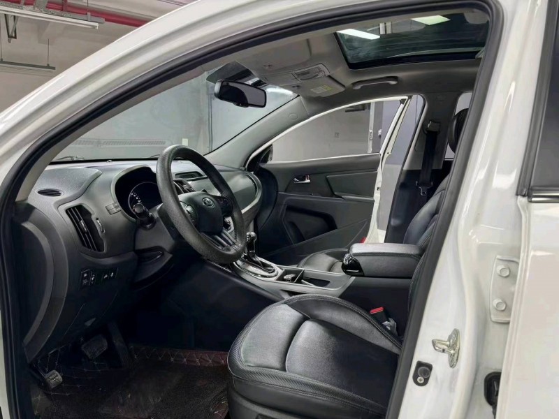 成都18年起亚智跑7