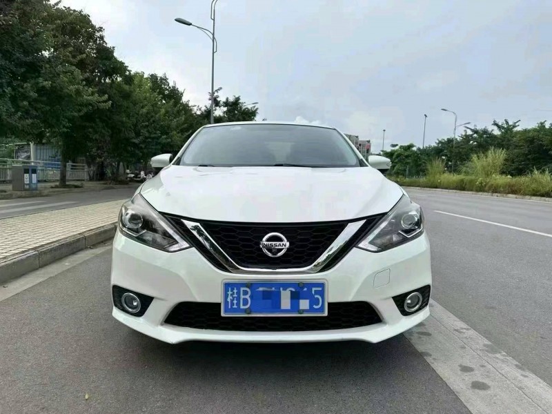 防城港18年日產軒逸1