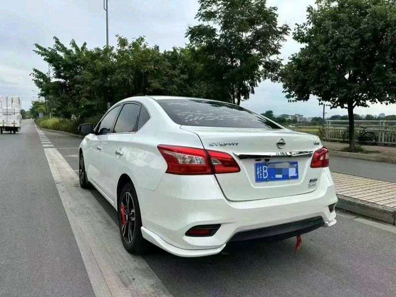 防城港18年日產軒逸5