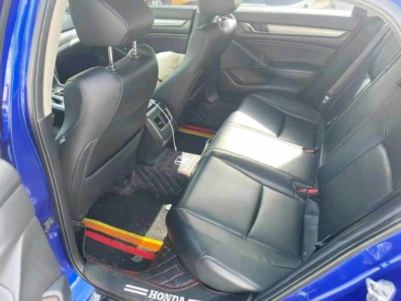 深圳18年本田雅阁4