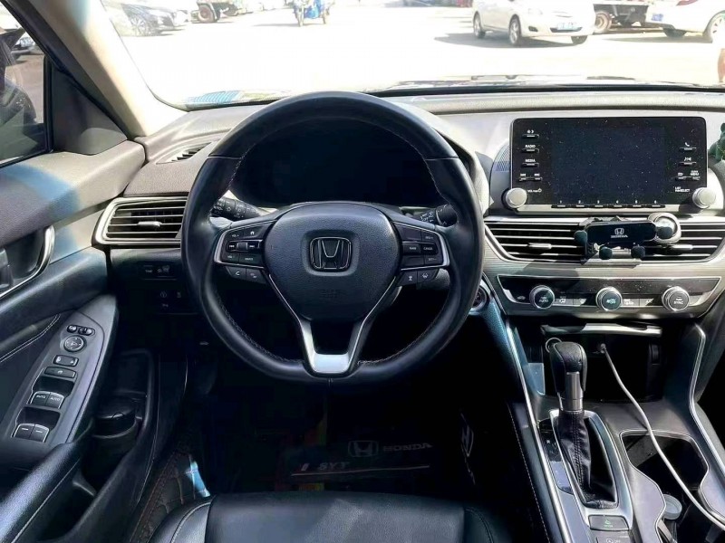 深圳18年本田雅阁5