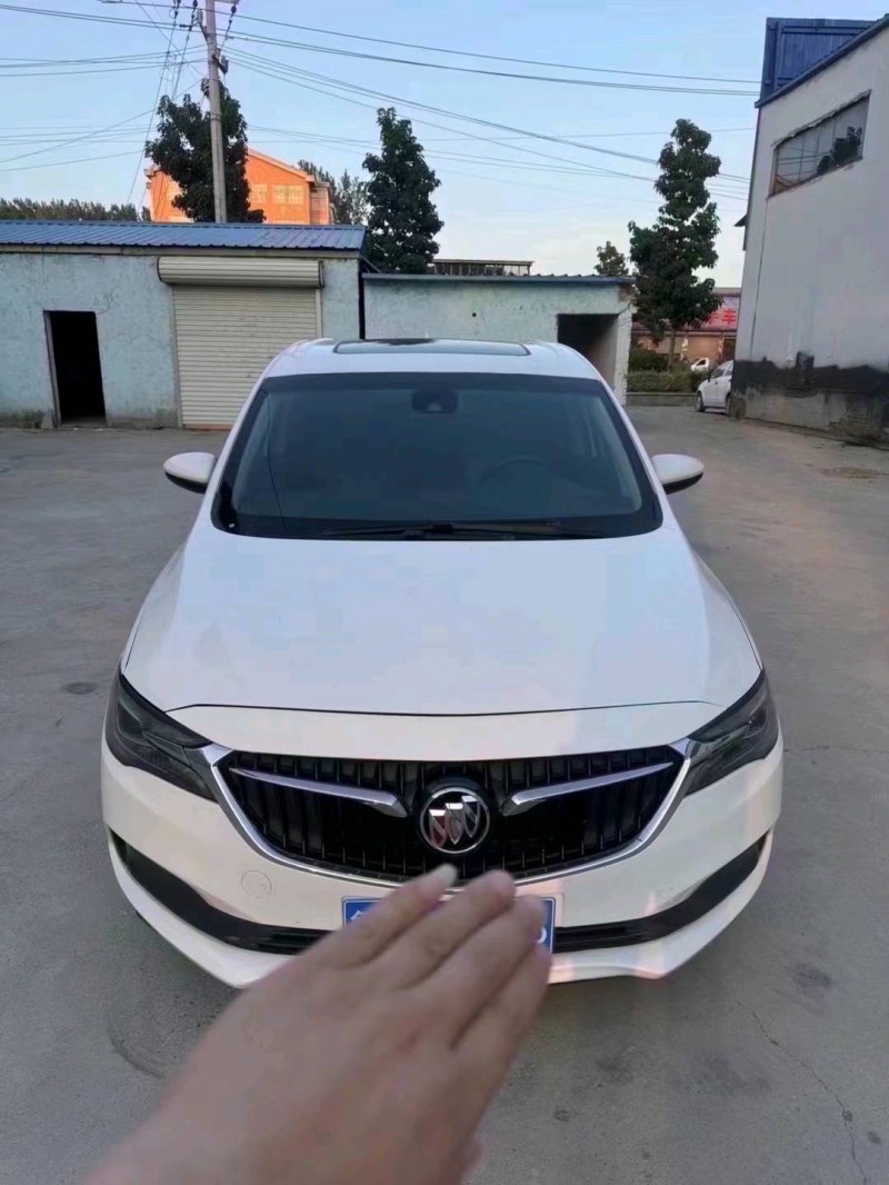 济宁19年别克GL61