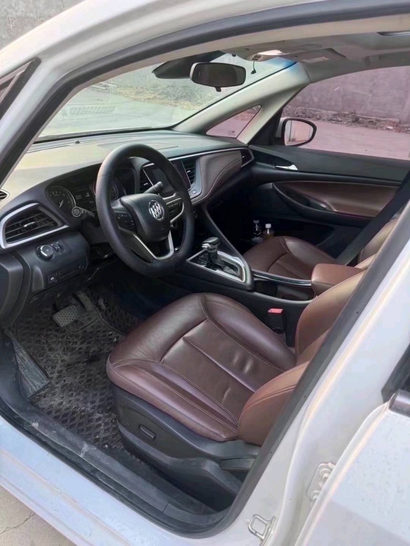 济宁19年别克GL64