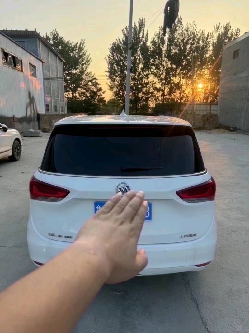 济宁19年别克GL66