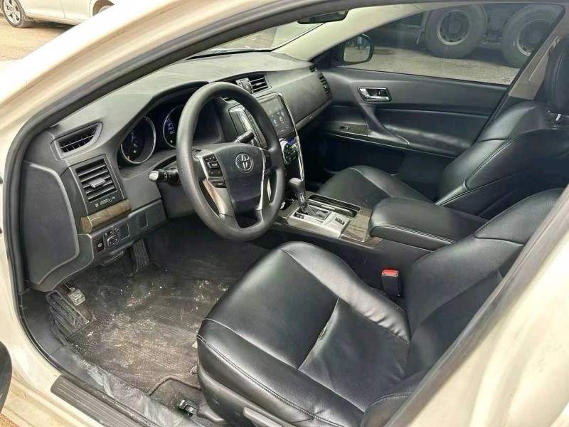 潍坊16年丰田锐志4