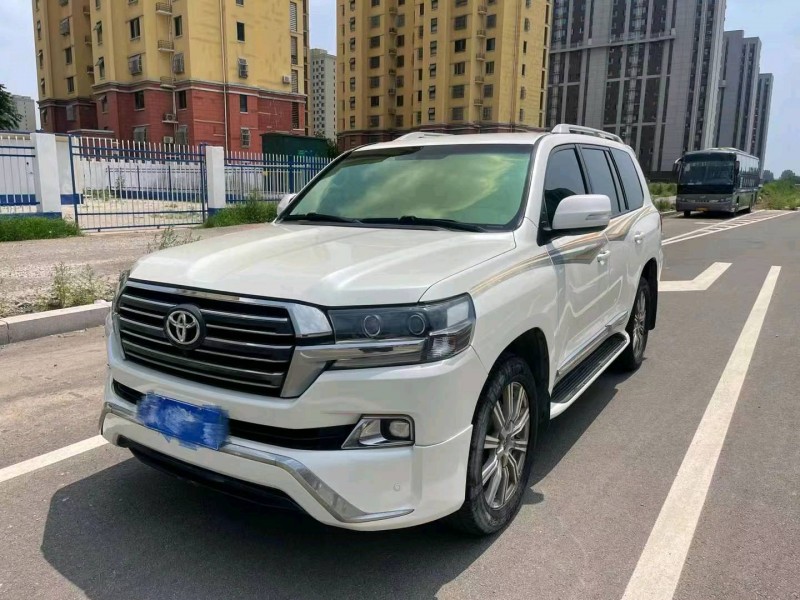 保定19年丰田兰德酷路泽2