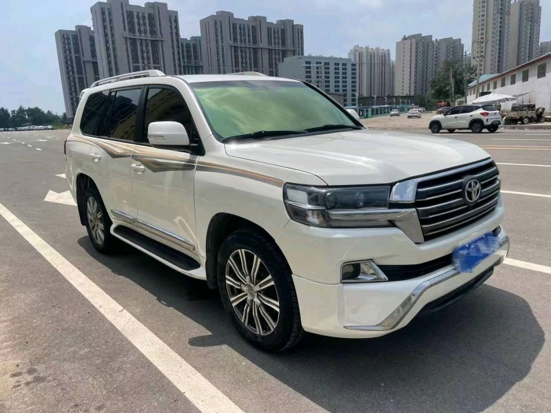 保定19年丰田兰德酷路泽3