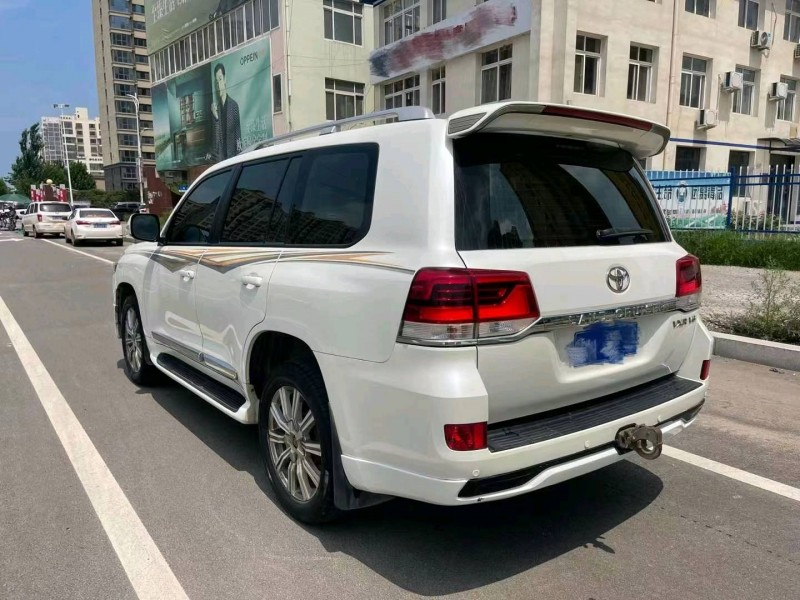 保定19年丰田兰德酷路泽4