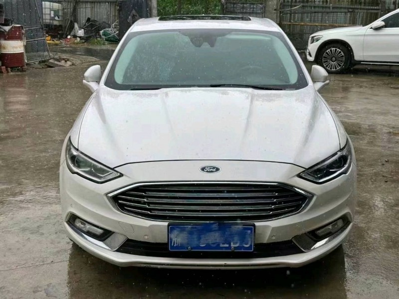 济宁18年福特蒙迪欧1