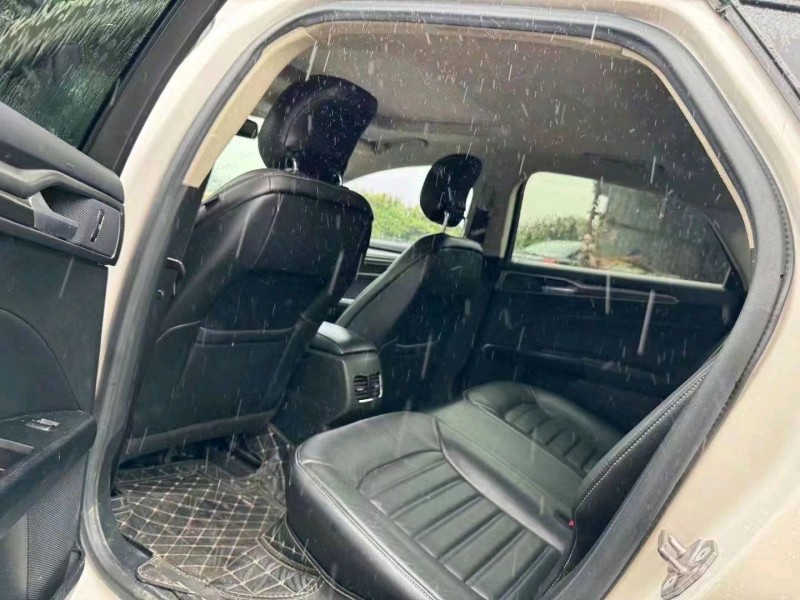 济宁18年福特蒙迪欧4