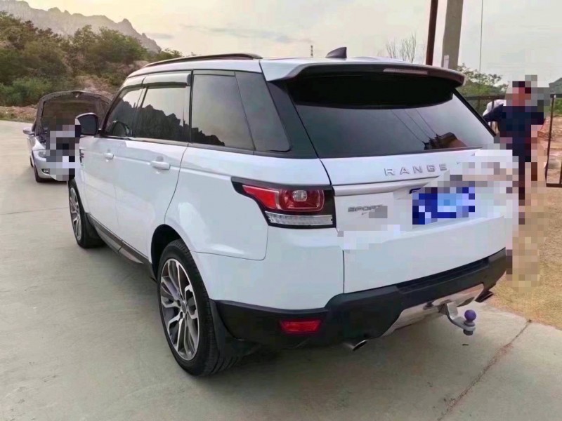 青岛17年路虎揽胜运动7